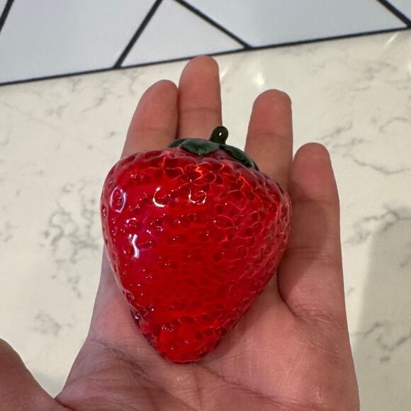 Murano Style Glass Strawberry decor trinket 4.0oz, 2” vibrant red green fresa - Picture 4 of 8